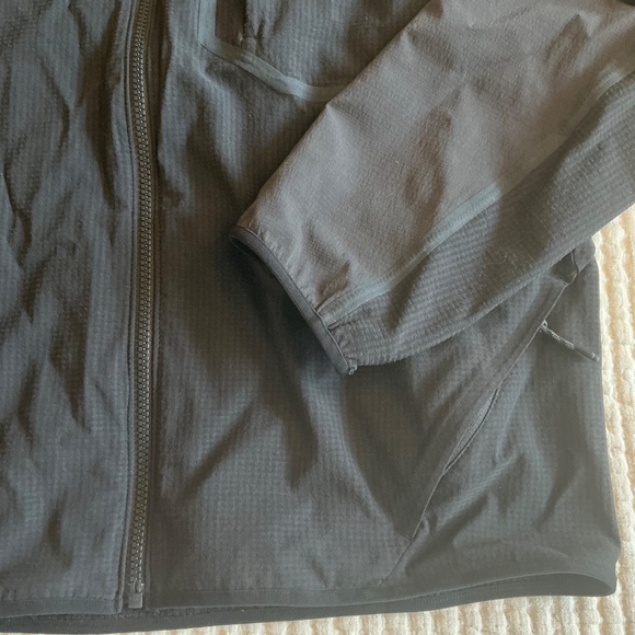 Lululemon Fleece Hiking Zip Up Jacket (Black, L) - Picture 3 of 6